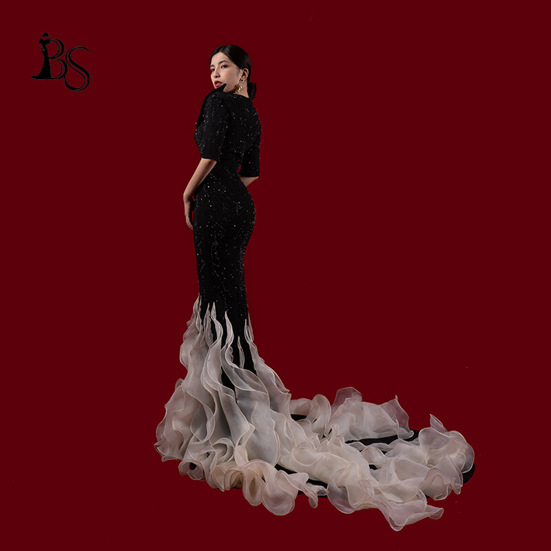 Weibliches Abendkleid maßge schneider tes elegantes schwarzes Kleid mit hand gefertigten Perlen, gekräuselter Kante, großer Schwanz für Party Show gebogenes Kleid ff84