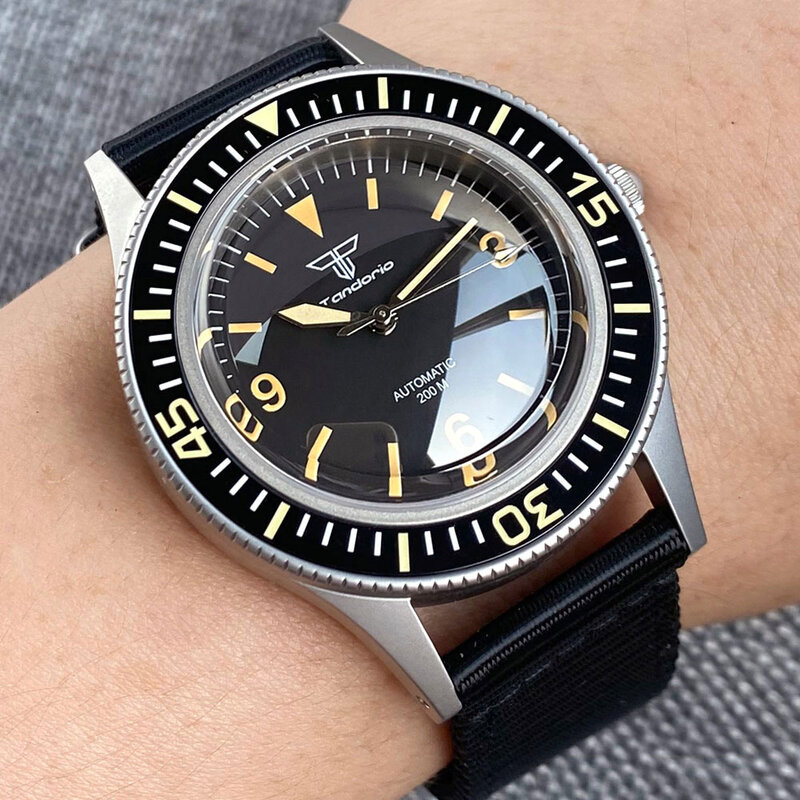 Szafirowe szkło do nurkowania z kopułą w stylu Vintage sążnie zegarek mechaniczny dla nurków męski NH35 pomarańczowy ręczny piaskowanie