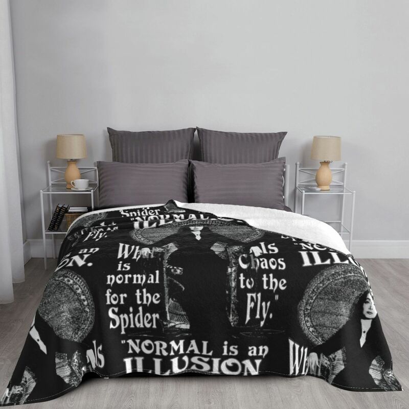 Мортика Аддамс-нормальная-это иллюзия... Плед-одеяло для диванов, пляжное одеяло, очень большое покрывало