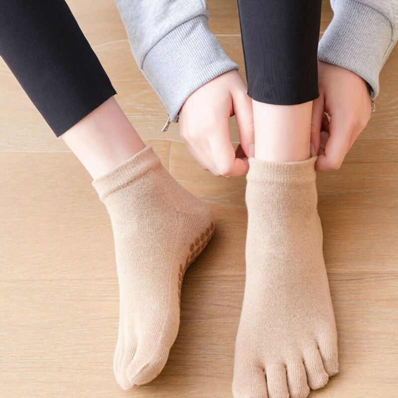 Calcetines gruesos de algodón para mujer, medias antideslizantes de cinco dedos, estilo Harajuku, Color sólido, para deportes y Fitness