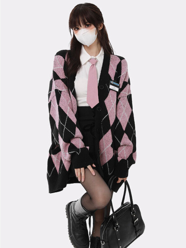 Deeptown-Cardigan de malha Argyle estilo feminino, suéter Harajuku, suéter extragrande rosa doce, decote em v, manga comprida, tops de malha