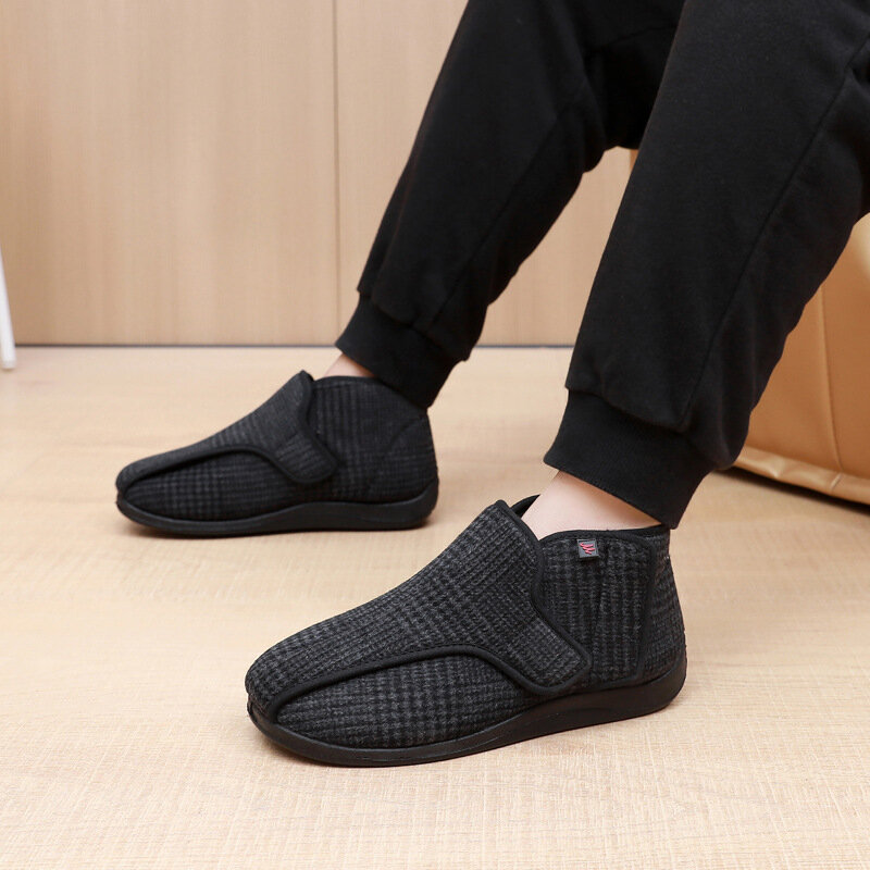 New winter plush insulated flat shoes with widened design plump swollen and deformed feet worn in various foot shapes