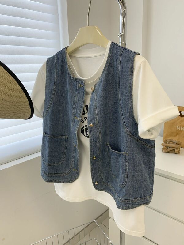 Washed Retro Denim Vest for Women Loose Casual Round Neck Sleeveless Top Spring and Autumn Age Reducing Layered Cardigan Jacket