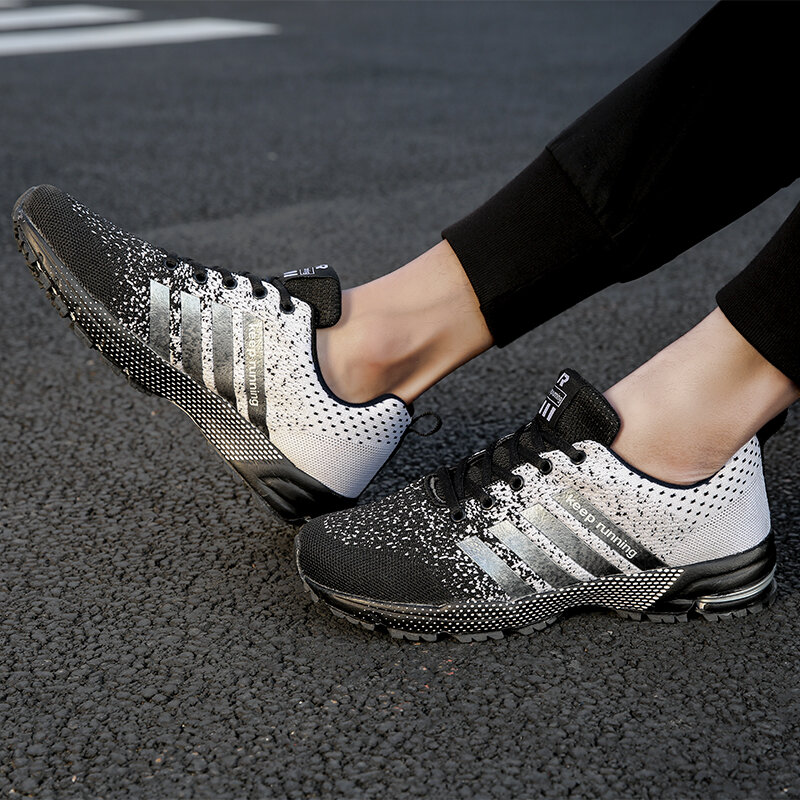 حذاء جري جديد للرجال والنساء موضة 2023 حذاء رياضي خفيف يسمح بتهوية الجبال في الهواء الطلق حذاء تدريب مريح