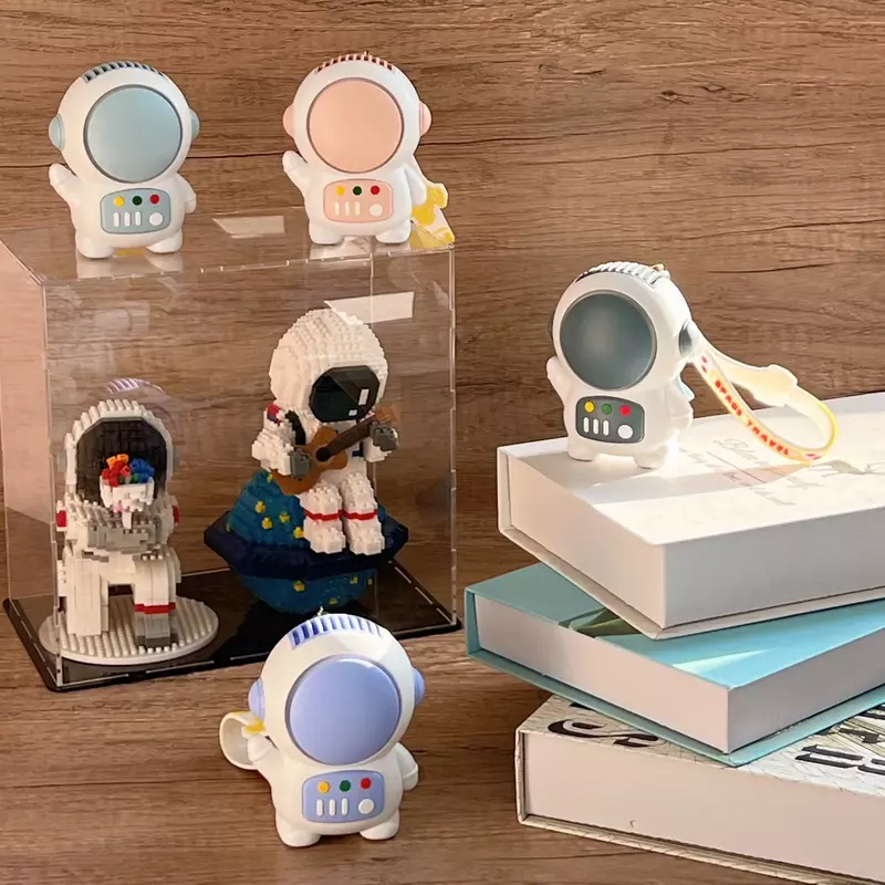 New Astronaut Small Handheld Fan Cute Shape Silent Strong Wind Power with Keychain USB Charging Bladeless Portable Mini Fan