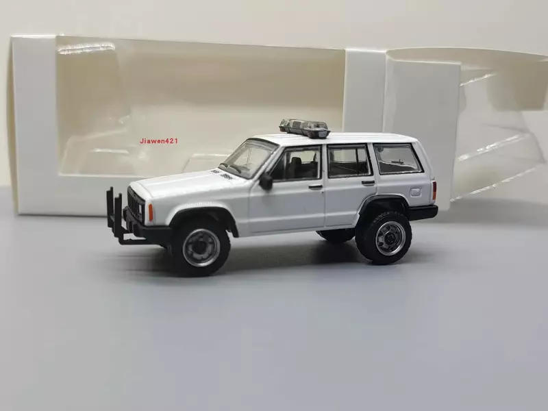 1:64 1997 Jeep Cherokee полицейский автомобиль, литый под давлением металлический сплав, модель автомобиля, игрушки для подарка, коллекция W1251