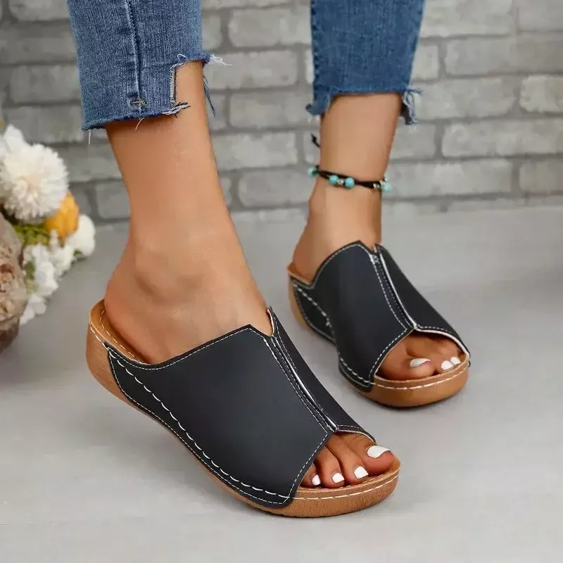 Klapki damskie 2024 lato nowa moda z wystającym palcem damska moda kapcie na platformie z wystającym palcem d wygodna klamra buty damskie