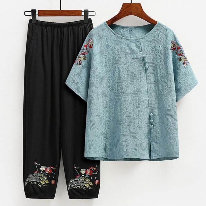 Comfortable Suit for Stylish Middle-aged Women's Summer Suit Set with Printed Short-sleeve Top Cropped Pants for Grandma