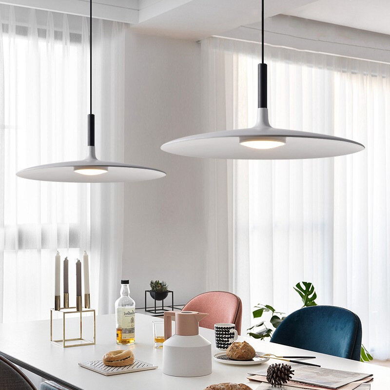 مصباح سقف على الطراز الأوروبي الحديث مع بوق led ، تصميم آرت ديكو ، إضاءة داخلية زخرفية ، مثالي لغرفة المعيشة أو المطبخ.
