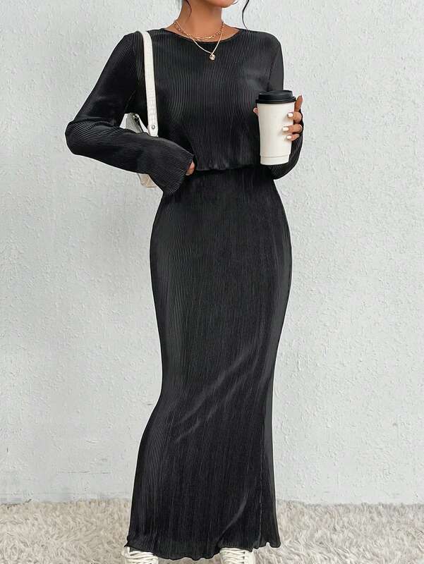 Ensemble deux pièces haut court et demi-jupe pour femme, nouveau design, coupe couvertes, décontracté, noir et rose, disponible, 2024