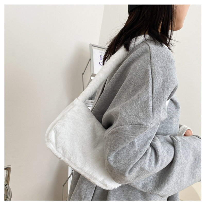 Plush Shoulder Bags For Femme Luxury Designer Soft Winter Ladies Clutch Purse Handbag Cute Fashion Female Party Underarm Bag New