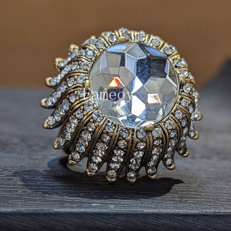 2024 Mode neue klassische runde Kristall eingelegte Damen ring