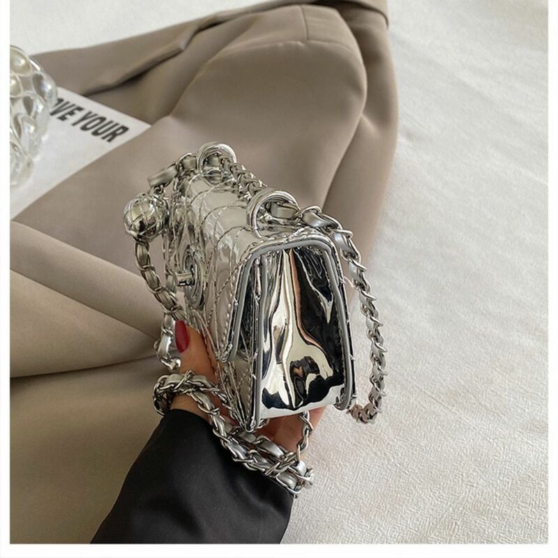 Borsa a tracolla in pelle PU catena decorativa di moda Mini borsa a mano in tinta unita custodia cosmetica da donna