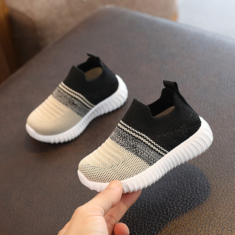 Sepatu kets bayi Fashion 2024, sepatu Sneakers datar jaring melar Solid bayi laki-laki dan perempuan