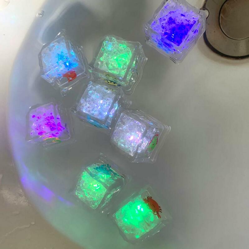 Dropshipping!! 8Pcs Kids Bathing Luminous Ice Cubes Cute Animal Print Colorful LED Light Toys