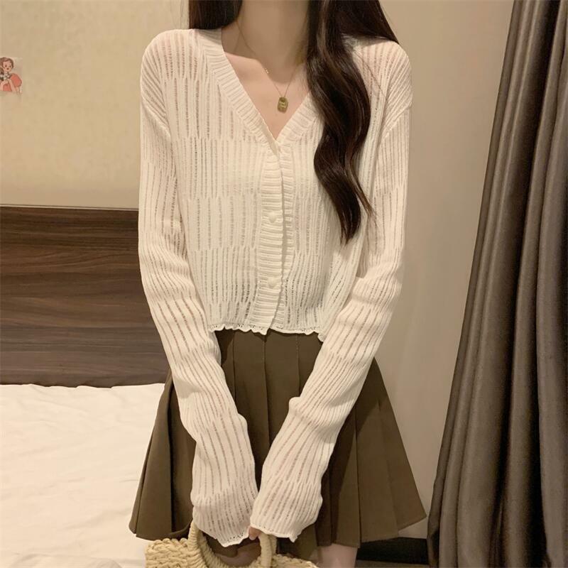 Single Breasted Cardigan Buttons Women Long Sleeve Female Girls Y2k Clothes Niche Design Korean Style V Neck Elegant Vintage Tee