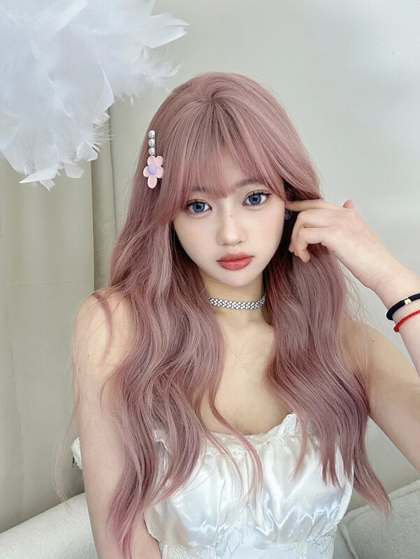22Inch Coral Pink Color Synthetic Wigs with Bangs Long Natural Curly Hair Wig For Women Cosplay Drag Queen Party Heat Resistant
