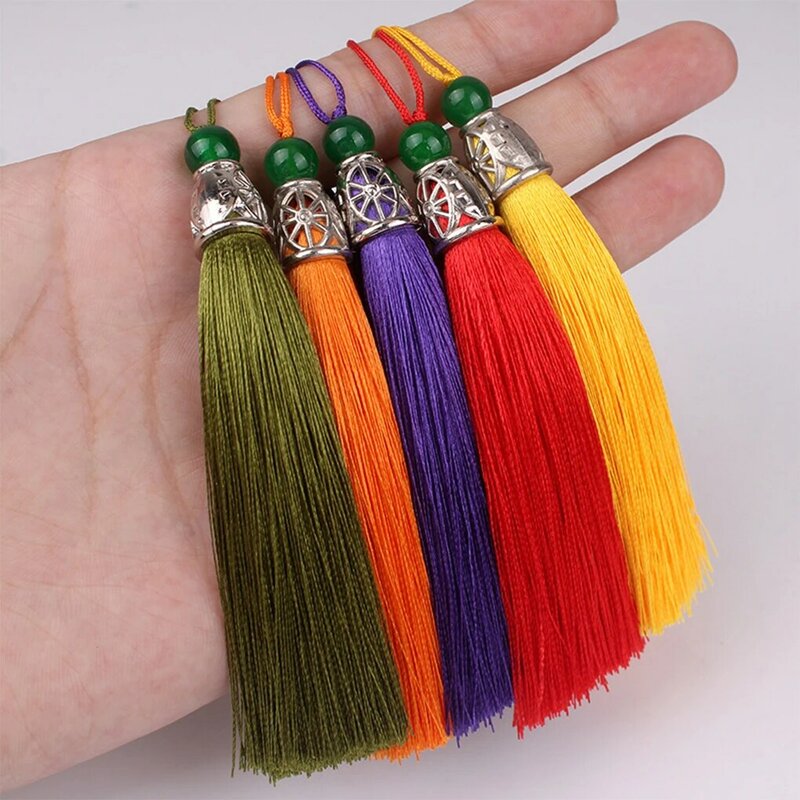 Pendentif ethnique décoratif fait à la main avec pompon, accessoires de bijoux