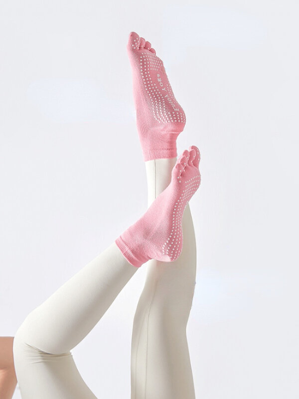Kaus kaki Yoga lima jari, kaus kaki olahraga Fitness Pilates bernapas menyerap keringat katun antiselip setengah tabung