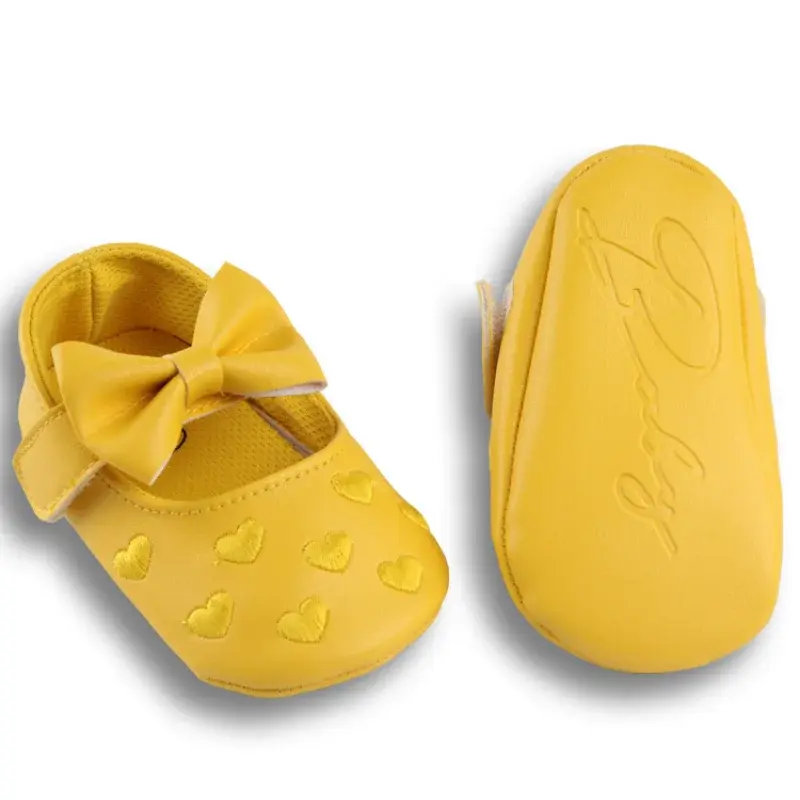 Sapato clássico do bebê do bordado do amor, Sapatos confortáveis de sola macia, Sapato versátil princesa, Sapato elegante