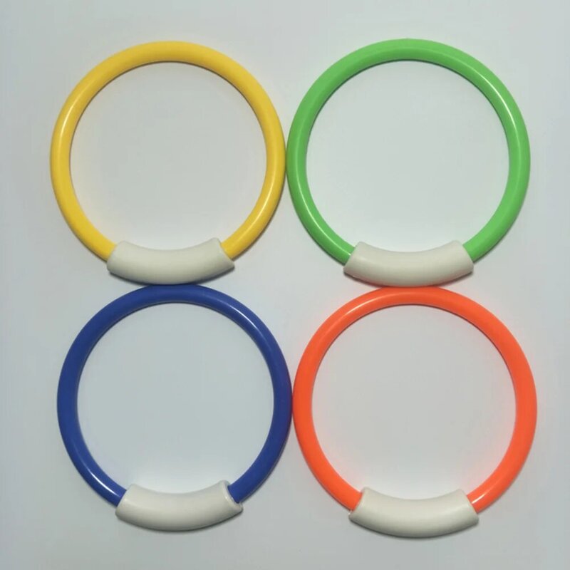 4ชิ้นที่มีสีสันแหวนดำน้ำใต้น้ำว่ายน้ำคว้าของเล่นอุปกรณ์เสริมการฝึกดำน้ำ (สีส้มสีเขียวสีเหลืองสีฟ้า)