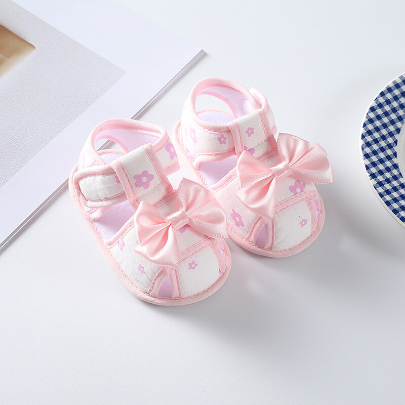 Zapatos de suela suave con estampado Floral para niñas pequeñas, con recorte de lazo grande, perfectos para el verano, uso en casa e informal