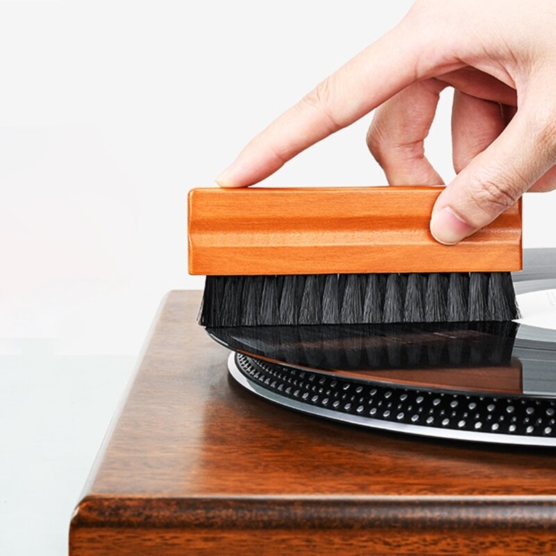 Профессиональный очиститель пластинок с деревянной ручкой удаляет пыль и обеспечивает долговечность статического электричества