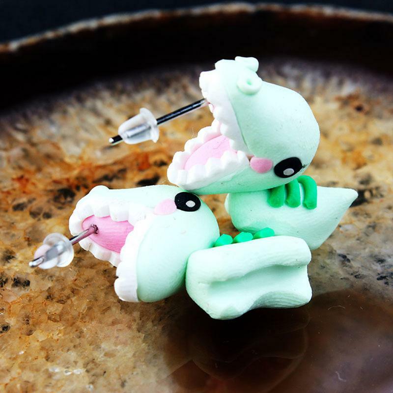 Orecchini a bottone animali per ragazze adolescenti simpatici 3D Polymer Cartoon Dinosaur mordere orecchini a bottone per bambini ragazze donne regali creativi