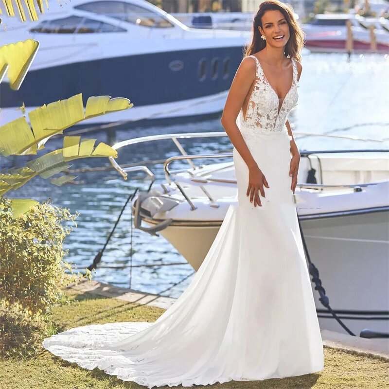 Italian modern white satin V-neck wide strap lace applique A-line custom bridal dress Sleeveless halter Vestidos de novia
