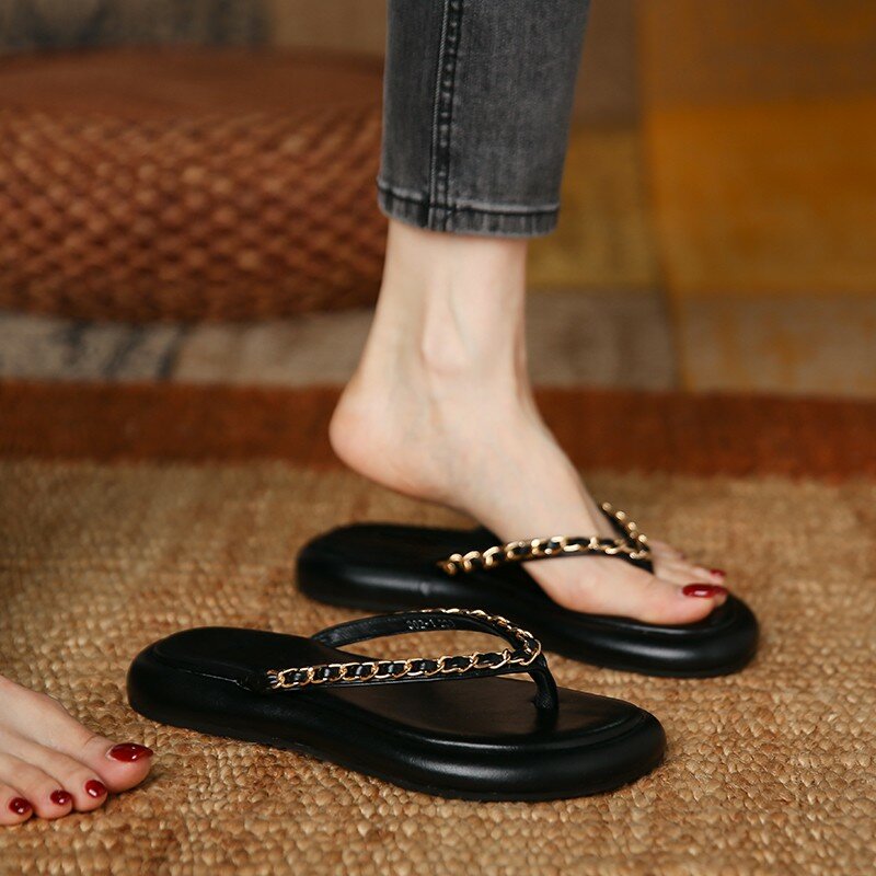 Шлепанцы женские с металлической цепочкой, модные сандалии на плоской подошве, повседневные пляжные тапочки, лето 2024
