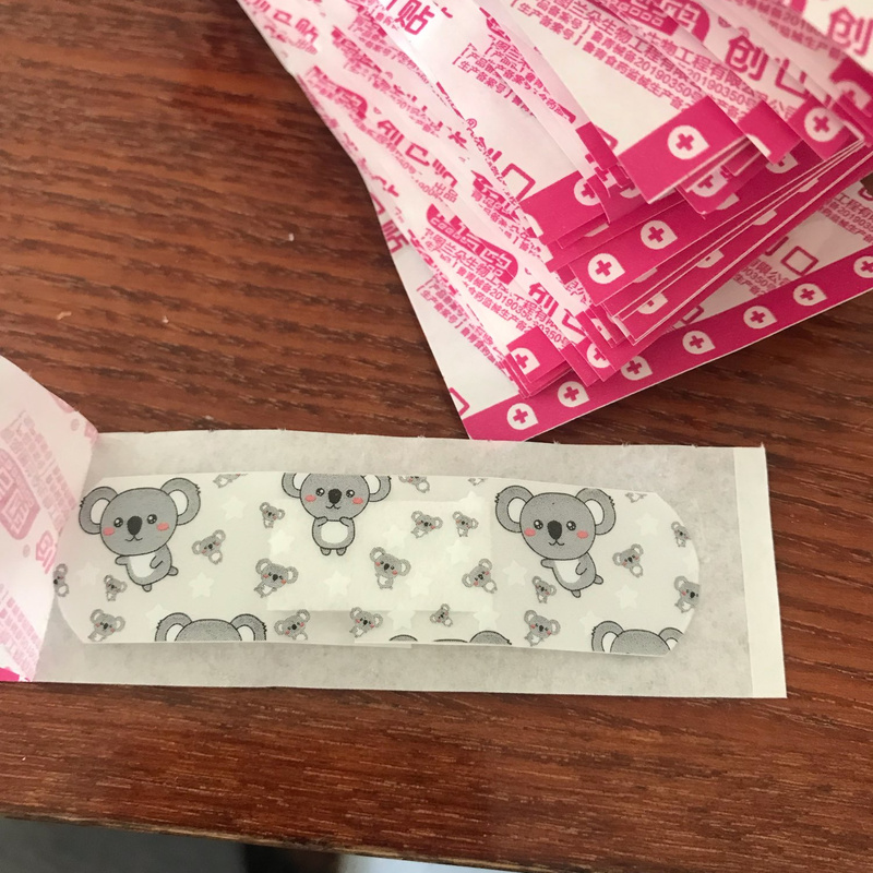 100pcs/lot Patches Adhesive Plaster Bandage Healing Waterproof Wound Strips Cute Kawaii Bandaids Cartoon Patterned Emergency Kit