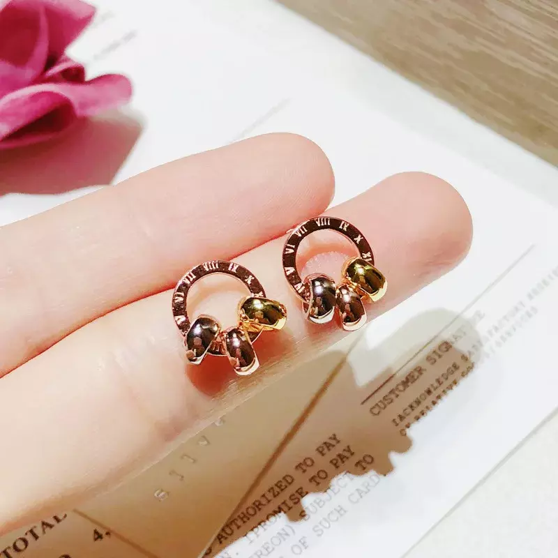 Rose Gold Sweet Earrings for Women New Fashionable Roman Numeral Three-color Earrings with Temperament