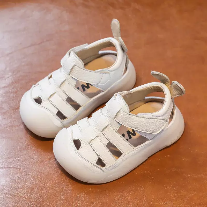 Sandálias de couro genuíno para bebê, sapatos de sola macia para meninas e meninos, sapatos de praia para crianças em idade escolar, verão