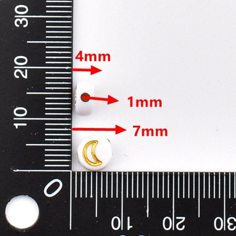 50pcs/lot 7*4*1mm DIY Acrylic letter beads Round white background gold letter graphic bead for jewelry making