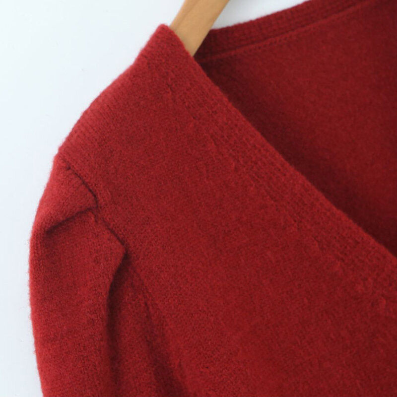 Jesienne dobrej jakości damskie Plus Size casualowe zimowe bufiaste rękawy wąskie swetry z dekoltem w szpic podwójne jednorzędowy kardigan swetry