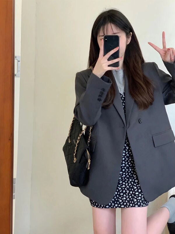 Giacca da donna grigia piccola 2024 primavera e autunno nuovo stile coreano professionale High Sense Casual Office Lady Suit Blazer Top