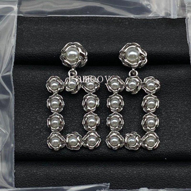Pendientes geométricos con incrustaciones de perlas de imitación para mujer, nueva moda, 2024