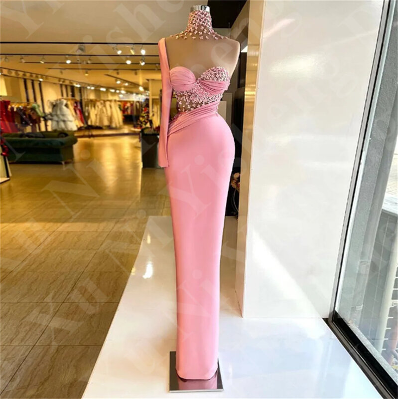 Różowe seksowne sukienki formalna okazja suknie wieczorowe na jedno ramię z długim rękawem satynowe błyszczące koraliki aplikacje na imprezę bal sukienka