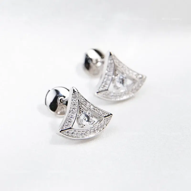 New S925 sterling silver hollowed out triangle skirt earrings for women's minimalist fashion brand gorgeous jewelry banquet gift