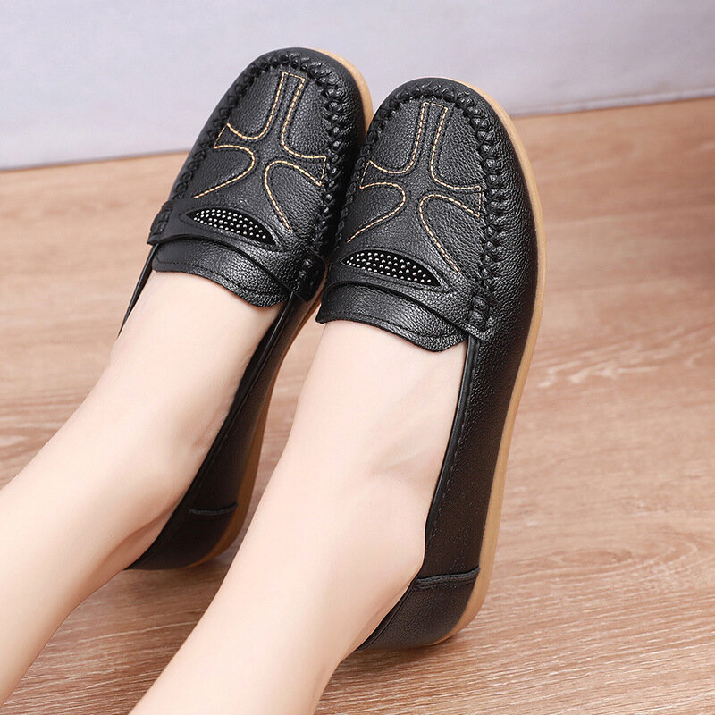 Spring Autumn Leather Women Flat Shoes Women Soft Casual Shoes Soft Bottom Comfort Mom Shoes free shipping