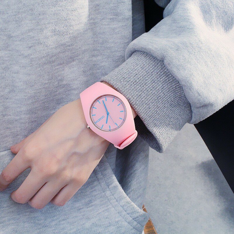 สีสันผู้ชายนาฬิกาผู้หญิงครีม Ultra-Thin นาฬิกาแฟชั่นสายคล้องคอซิลิโคน Leisure นาฬิกา Geneva นาฬิกาข้อมือผู้หญิง Jelly นาฬิกาของขวัญ