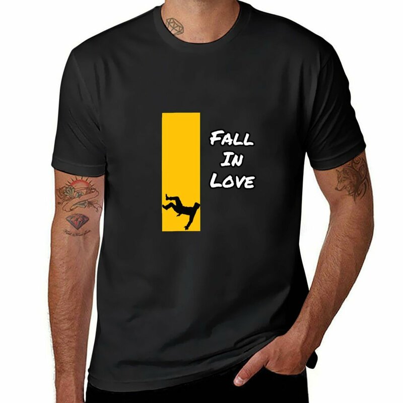 Jatuh cinta .. The adventure of love is worth T-Shirt Oversize customizeds paket kaus grafis pria