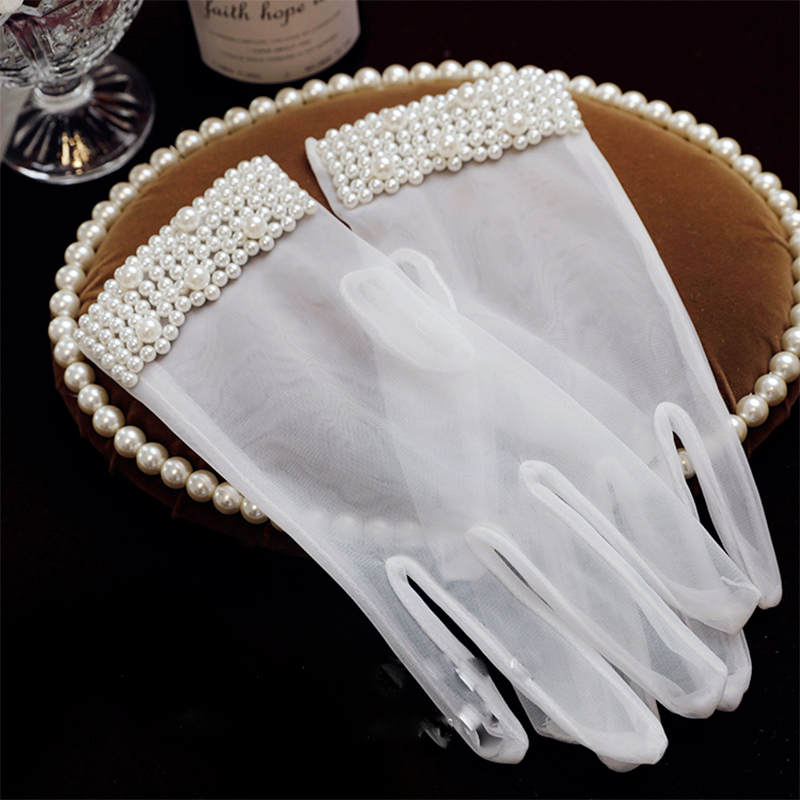 Damskie białe miękki tiul rękawiczki ślubne na ślub perły długość nadgarstka tiulowe rękawiczki operowe na fantazyjne przyjęcie krótkie luvas de noiva