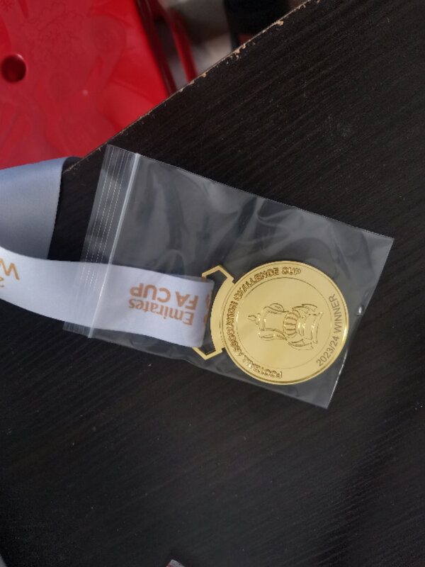 ฤดูกาล2023-24แชมป์ถ้วยเอฟเอเหรียญรางวัลสมาคมฟุตบอลท้าทายเหรียญแชมป์ถ้วยเหรียญของที่ระลึกแฟน