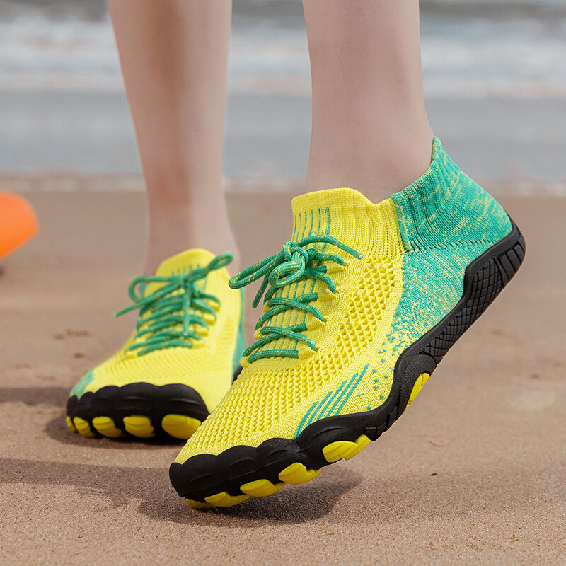 Sepatu rajut air pria, sneaker wanita kaus kaki bernafas kuning, Kasut Aqua luar ruangan anti slip pantai Musim Panas 2024