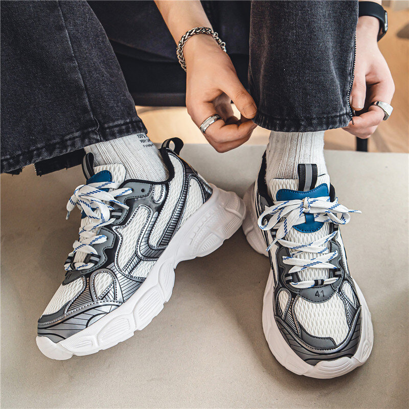 Sneakers kasual pria sepatu lari Platform jaring bersirkulasi Fashion baru musim panas untuk pria sepatu jalan Chunky bertali luar ruangan