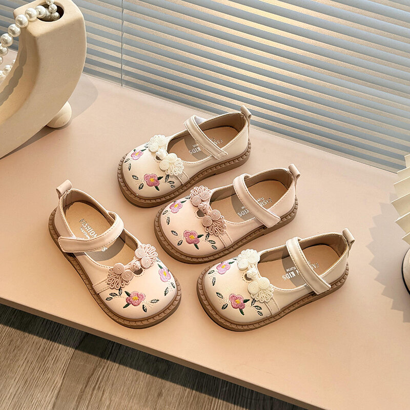 Dziewczęce księżniczki skórzane buty wiosna jesień dzieci haft przyczynowy baletki moda dla dzieci Hanfu wydajność płaskie buty nowe