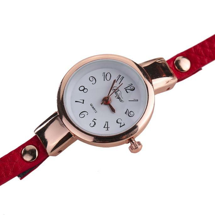 Damesmode-Contrastontwerp Horloge Luxe Damesdiamant Surround Leatheroid Quartz Horloge Met Ronde Wijzerplaat Dameshorloge