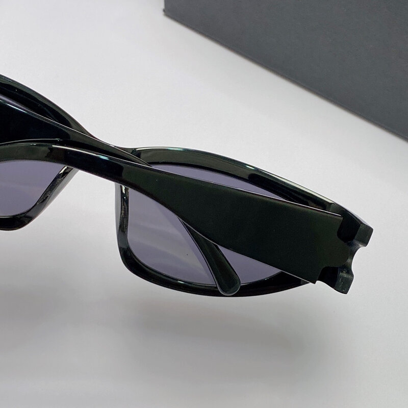 Kacamata Hitam Gaya Garnis-garde Klasik Kacamata Hitam Swift Bintang Stereo dengan Paragraf Yang Sama untuk Wanita dan Pria