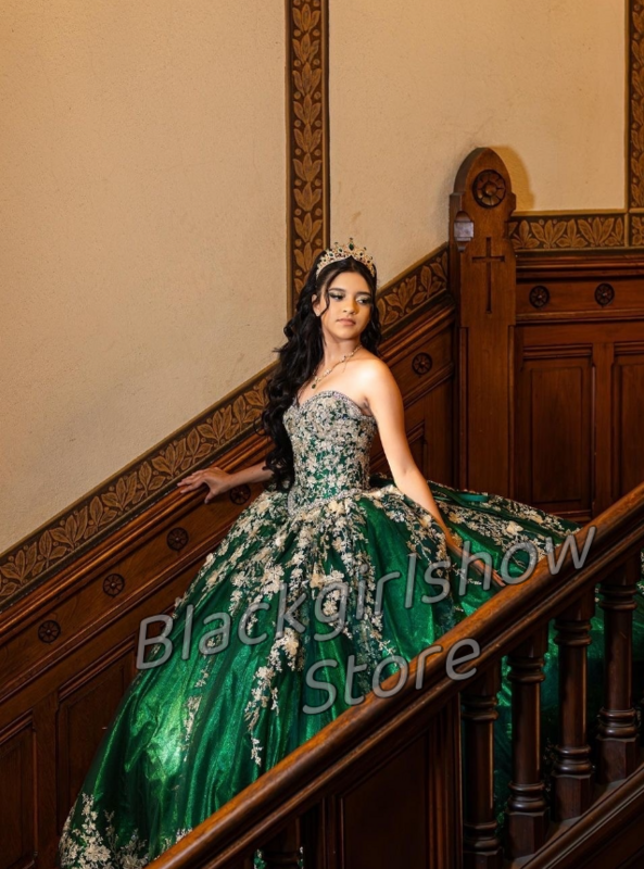 Princess Emerald Green Quinceanera Dresses 2024 Luxury Silver Applique Chapel Train Vestidos De Fiesta Elegantes Para Mujer2024